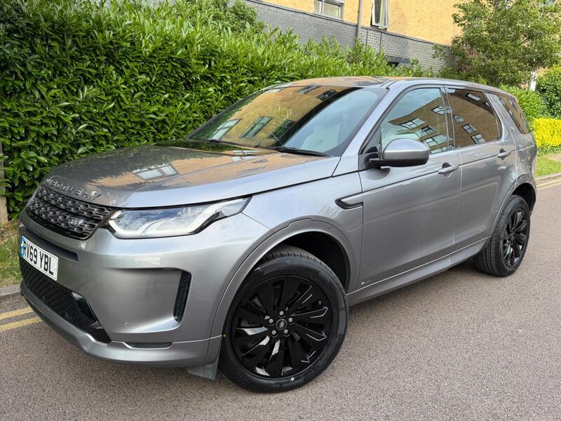 Land Rover Discovery Sport view 3