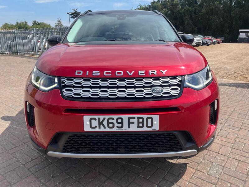 Land Rover Discovery Sport view 4