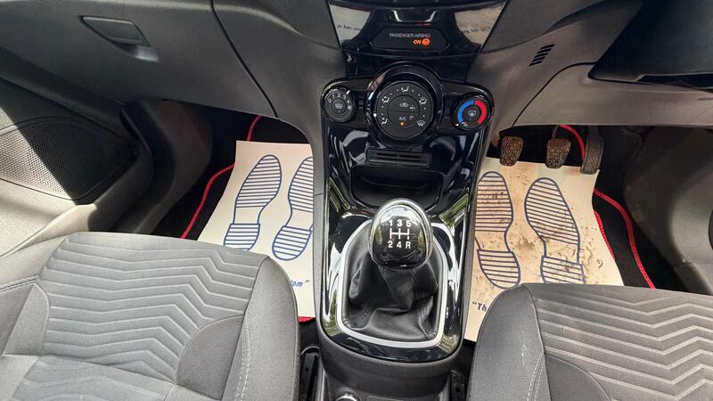 2014 Ford Fiesta — photo 9