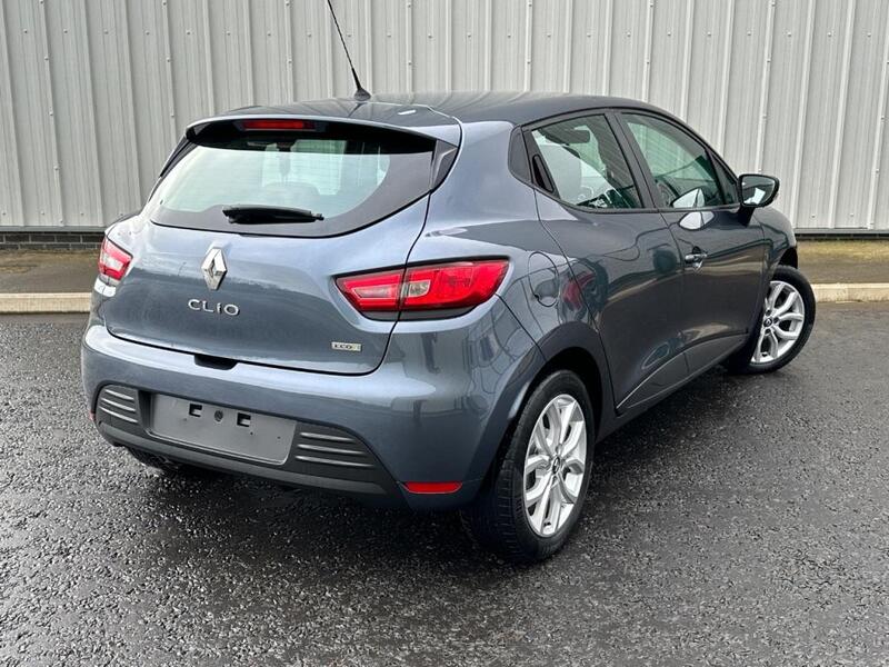Renault Clio view 4