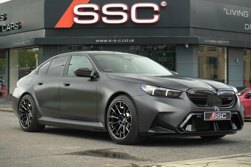 BMW M5 view 4