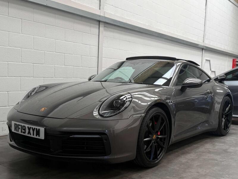 Porsche 911 view 3