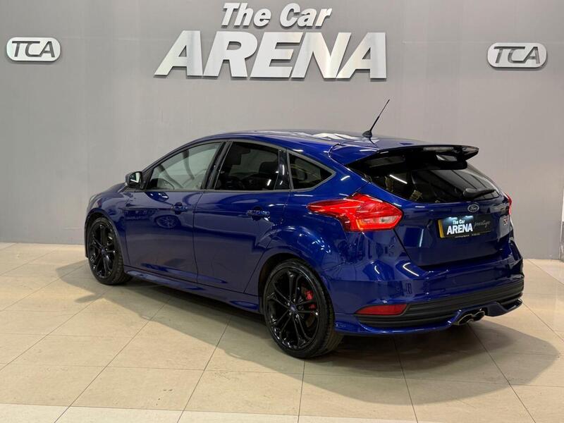 Ford Focus view 3