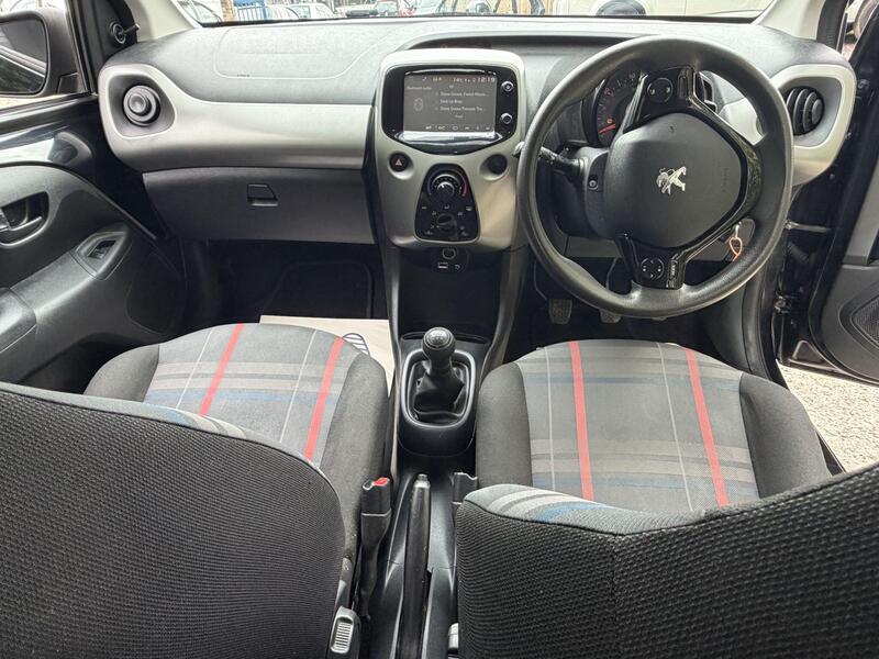 2015 Peugeot 108 — photo 12