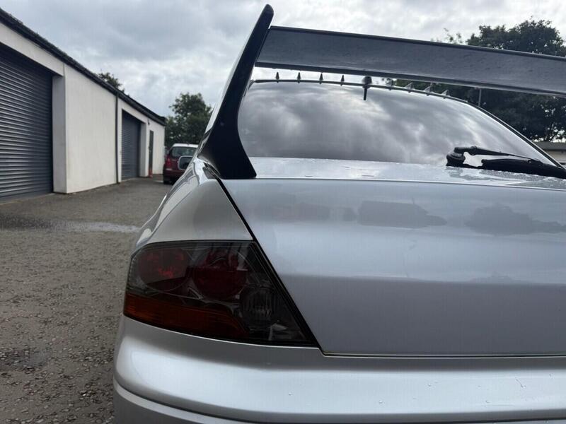 Mitsubishi Lancer view 6