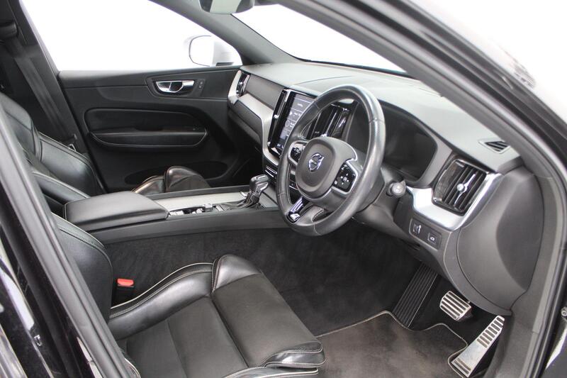 2018 Volvo XC60 in Black — image 31 of 74