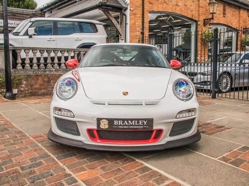 Porsche 911 view 6