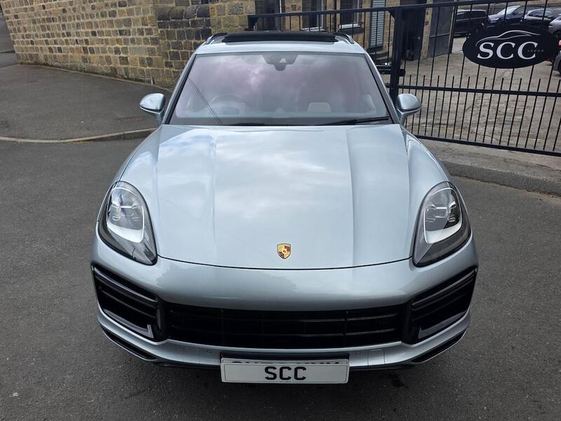 Porsche Cayenne view 3