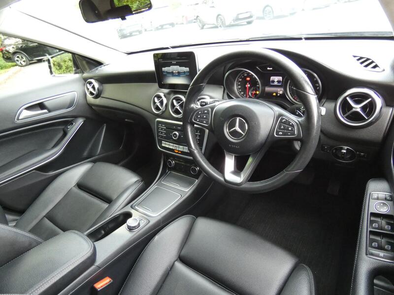 Mercedes-Benz Gla view 2