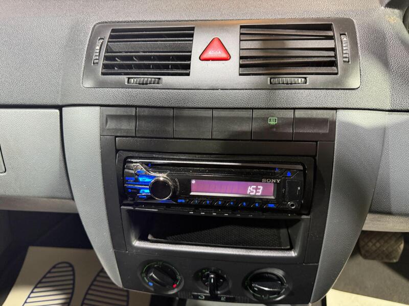 2002 Skoda Fabia — photo 21