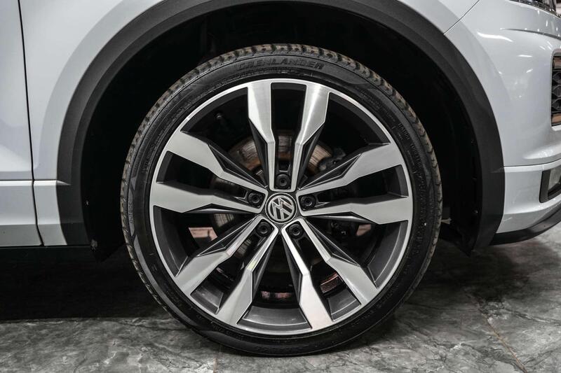 Volkswagen T-Roc view 7