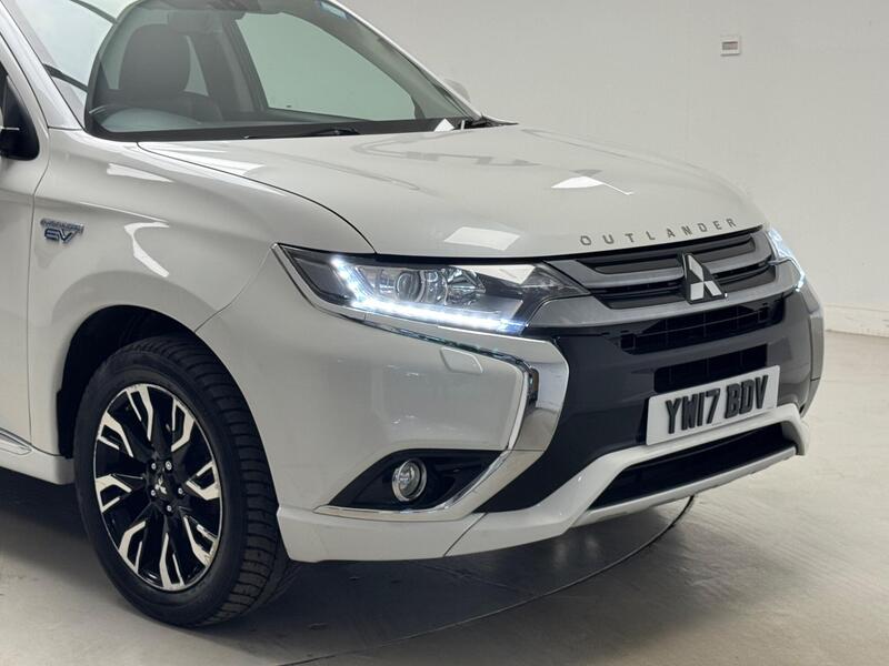 Mitsubishi Outlander view 5