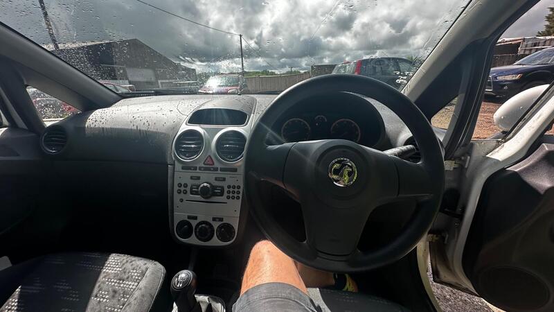 2015 Vauxhall Corsa — photo 9