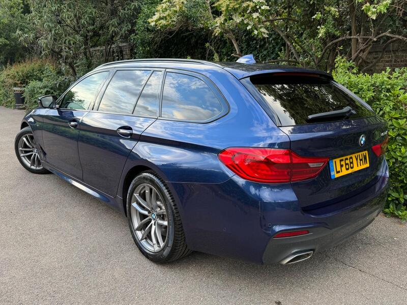BMW 5 Series view 4