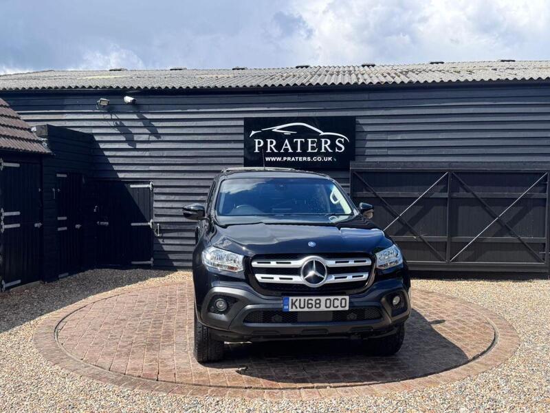 Mercedes-Benz X Class view 4