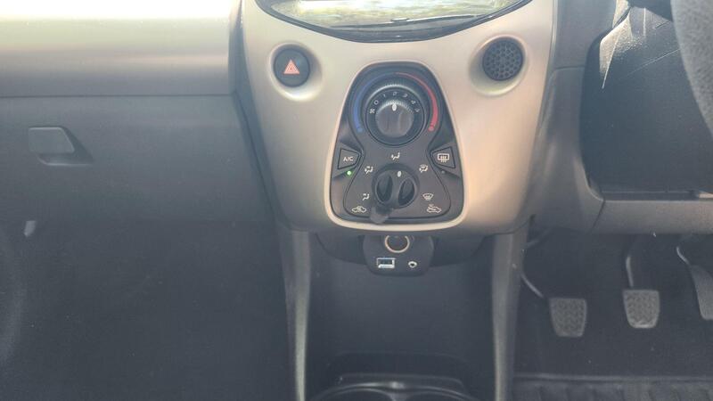 2017 Citroen C1 — photo 20