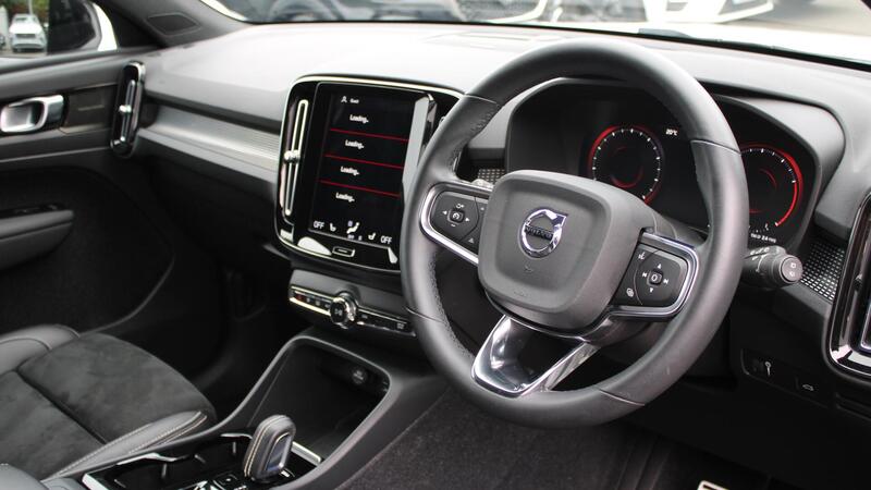 Volvo XC40 view 4