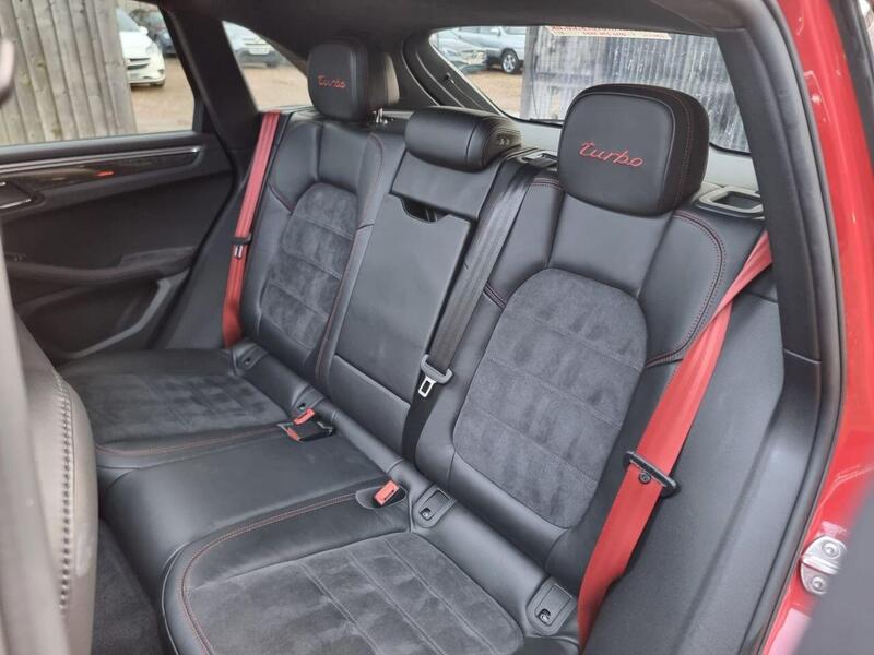 Porsche Macan view 7