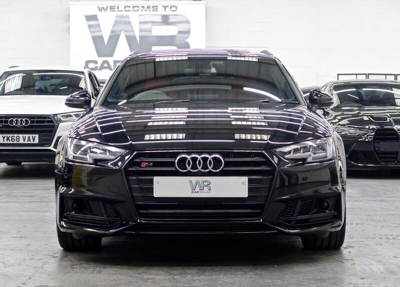 Audi S4 Avant view 3
