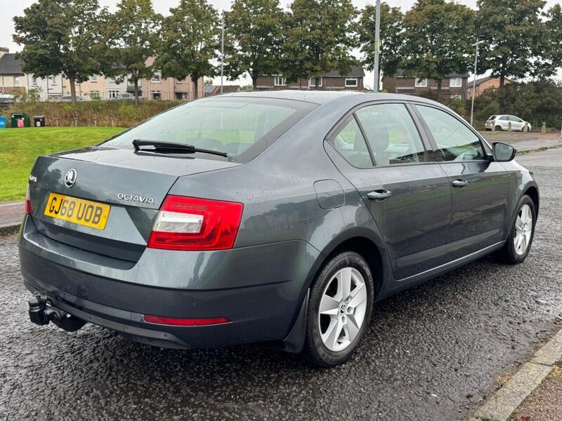 Skoda Octavia view 6