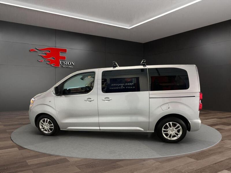 Citroen Spacetourer view 4