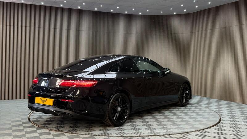 Mercedes-Benz E-Class view 5