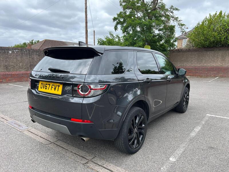 Land Rover Discovery Sport view 7