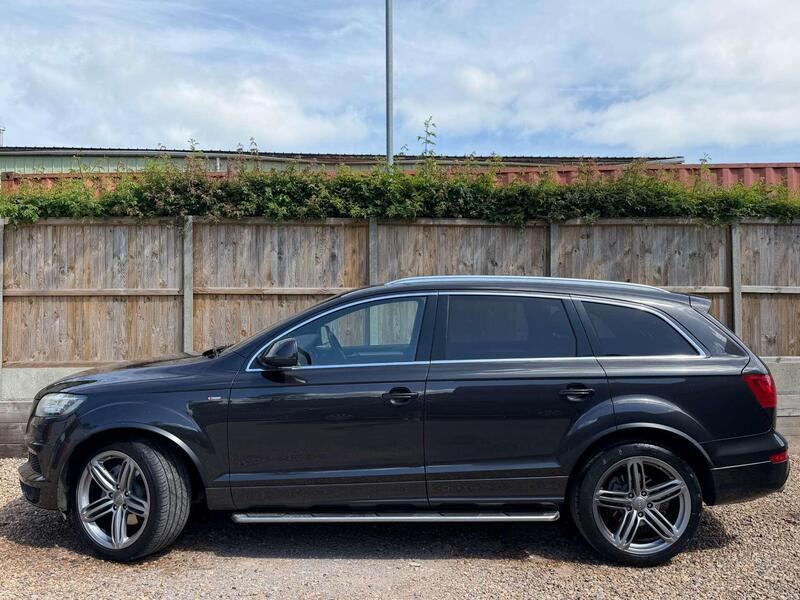 Audi Audi Q7 view 6