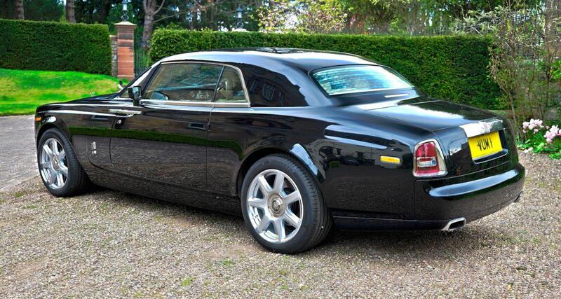 Rolls-Royce Phantom view 4