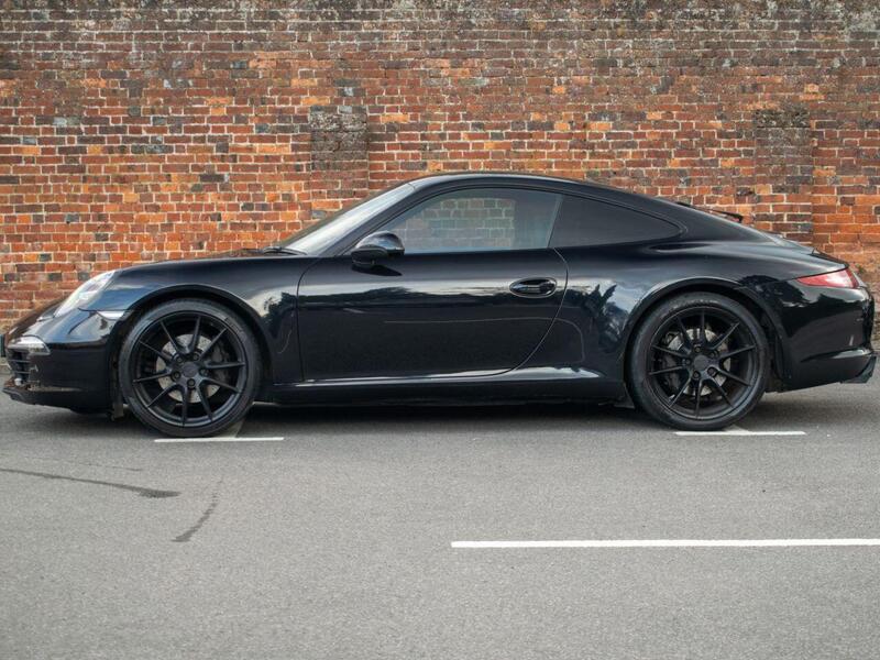 Porsche 911 view 2