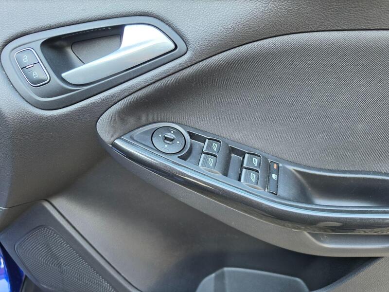 Ford Focus 1.6 Titanium Powershift Euro 6 5dr thumbnail 19