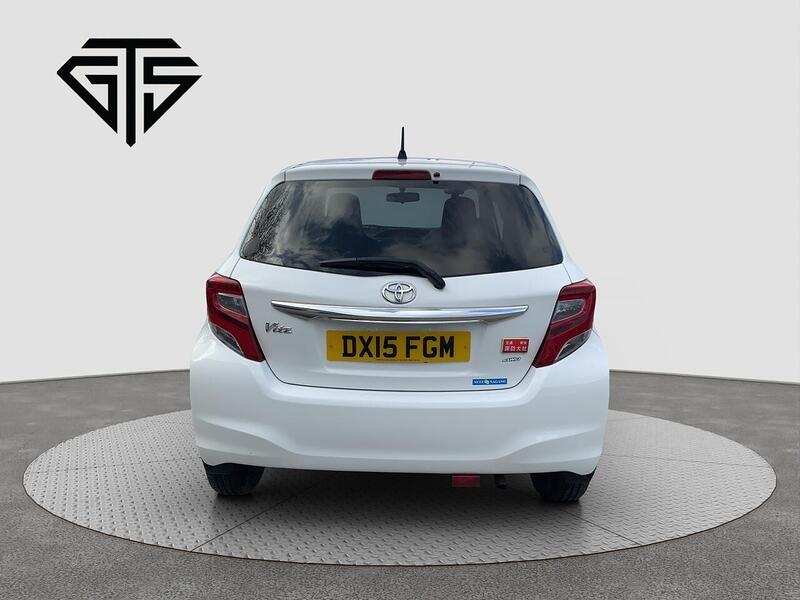 Toyota Yaris view 4