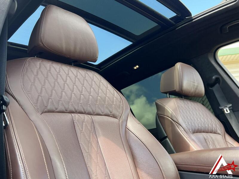 BMW X7 view 3