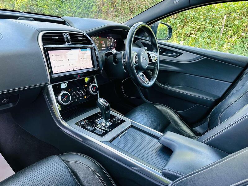 Jaguar Xe view 6