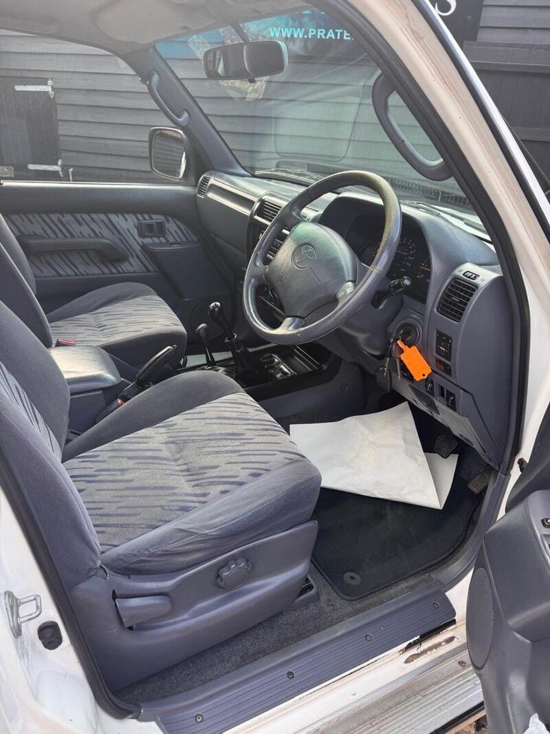 Toyota Land Cruiser Colorado view 7