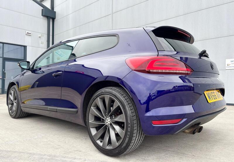 Volkswagen Scirocco view 3