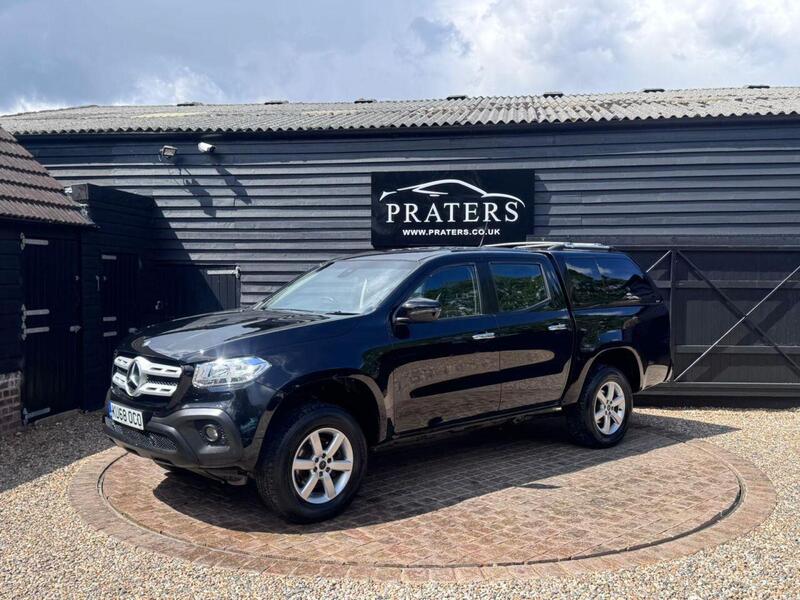 Mercedes-Benz X Class view 2