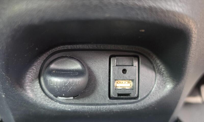 Toyota Yaris 1.5 VVT-h Design E-CVT Euro 6 (s/s) 5dr thumbnail 43