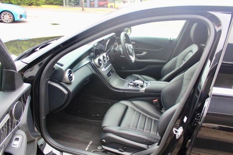 Mercedes-Benz C Class view 3