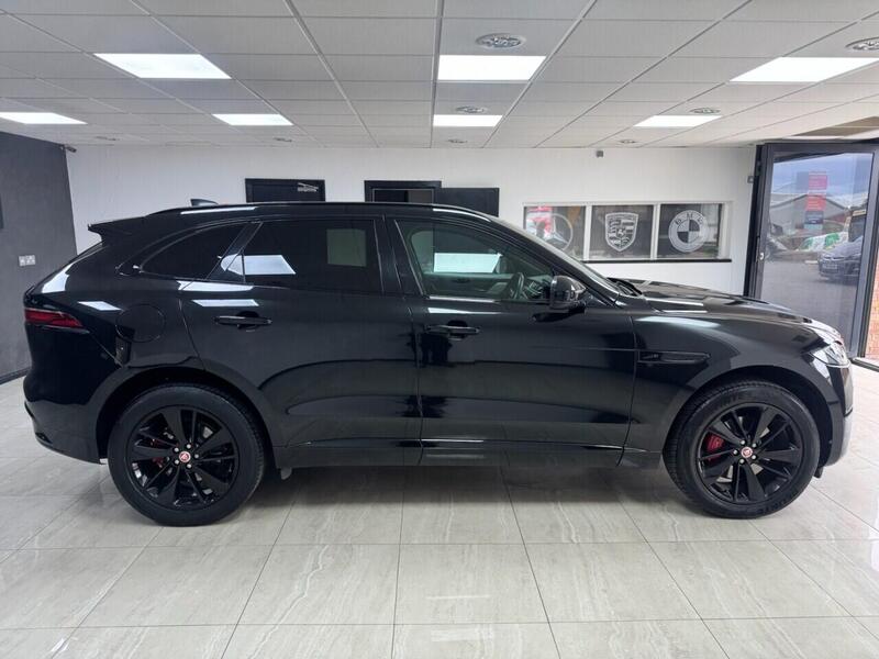 Jaguar F-Pace view 2