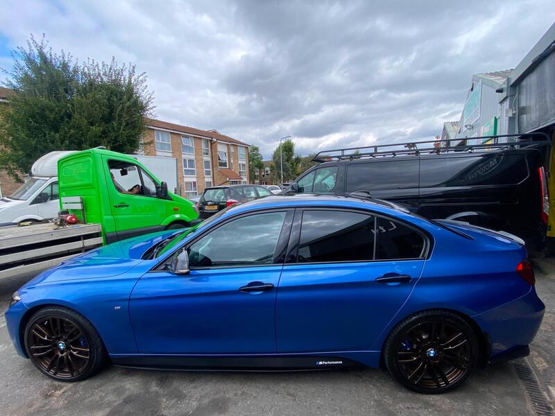 BMW 3 Series view 5