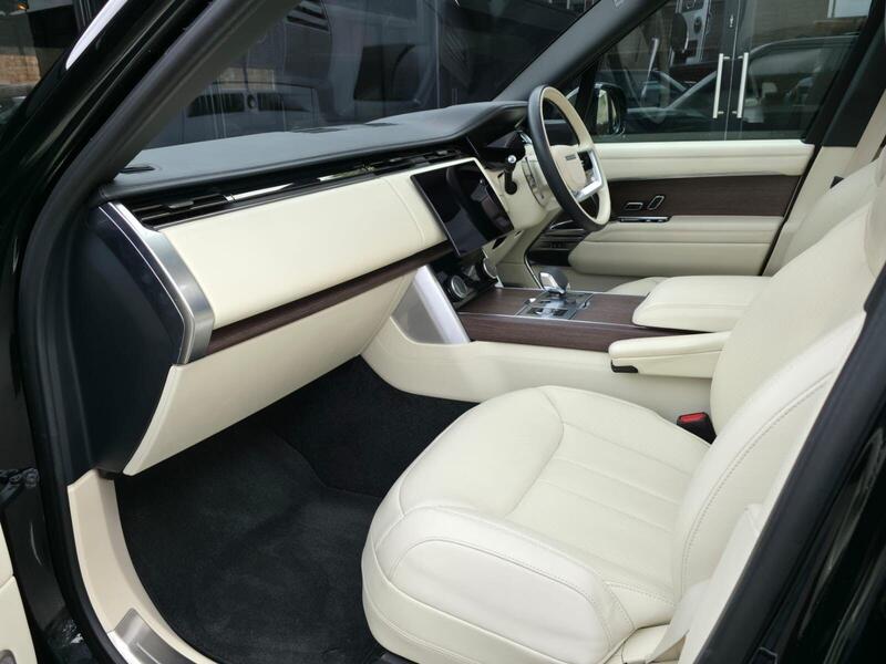 Land Rover Range Rover view 2