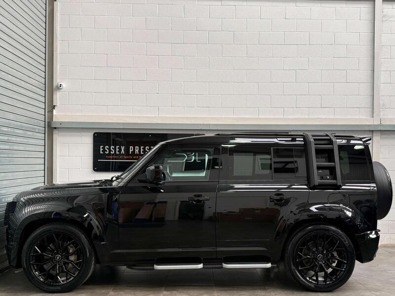 Land Rover Defender 110 view 4