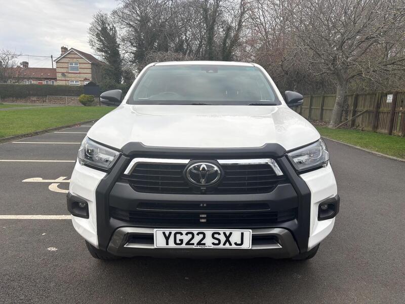 Toyota Hilux view 2