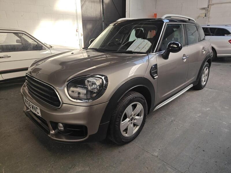 Mini Countryman view 4