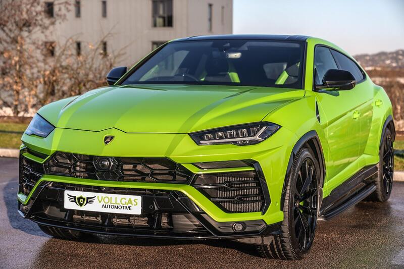 Lamborghini Urus view 6