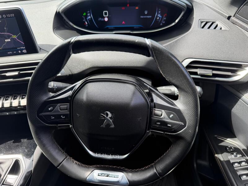 Peugeot 3008 view 3