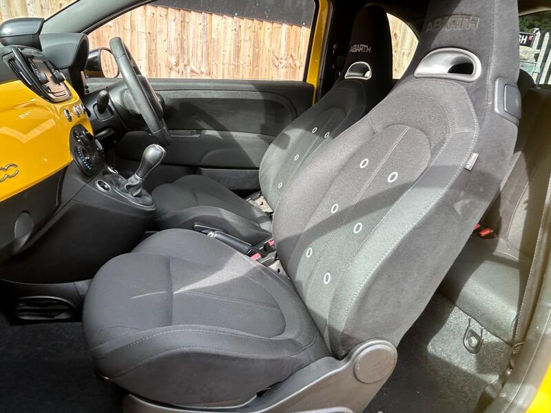 Abarth 595 view 4