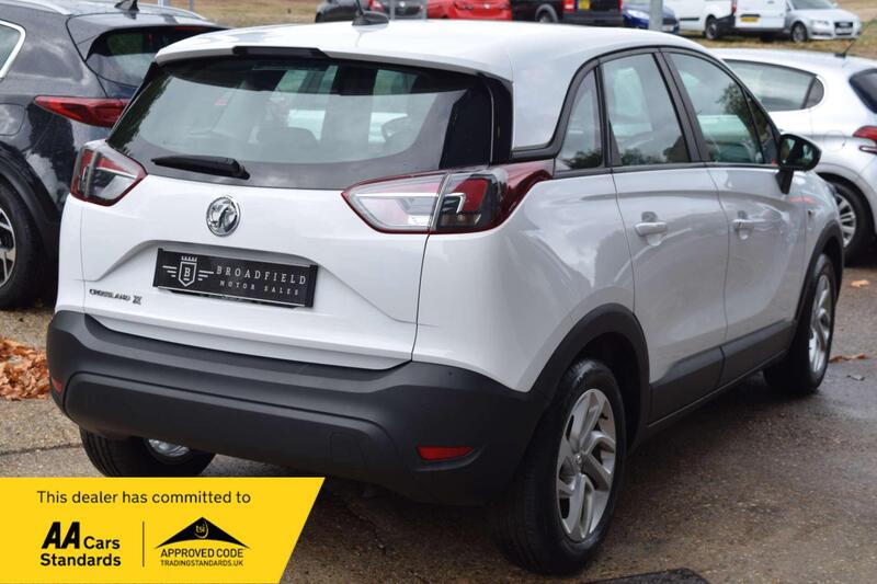 Vauxhall Crossland X view 3