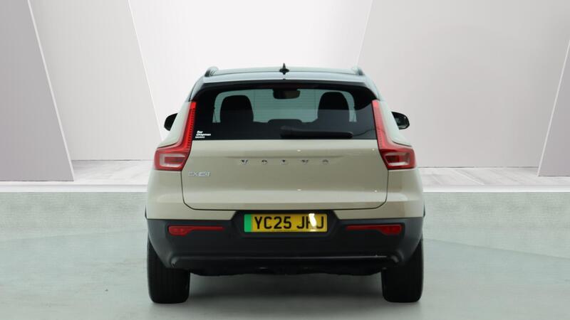 Volvo Ex40 view 7